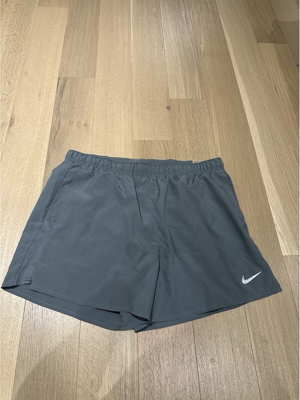 Nike Challenger 5” Standard Fit dri fit Short Grey Men’s XL